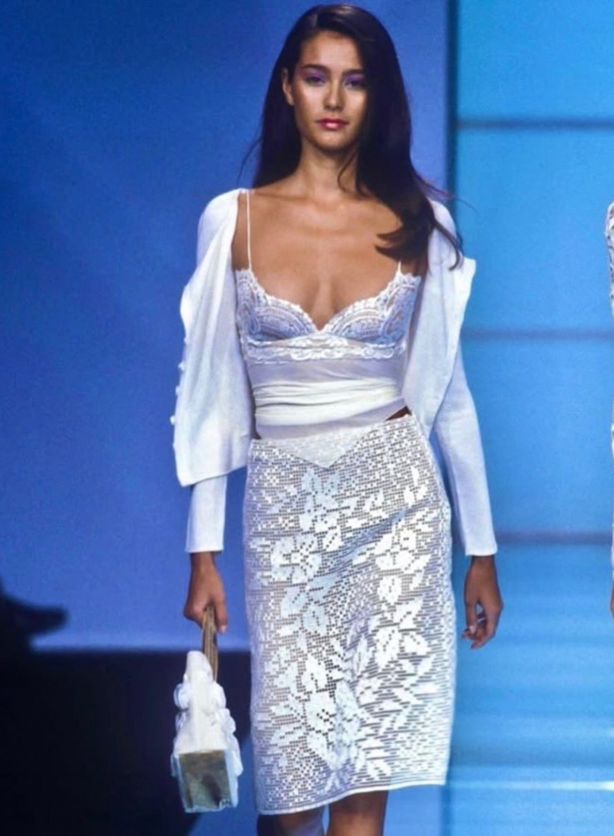S/S 2000 runway set